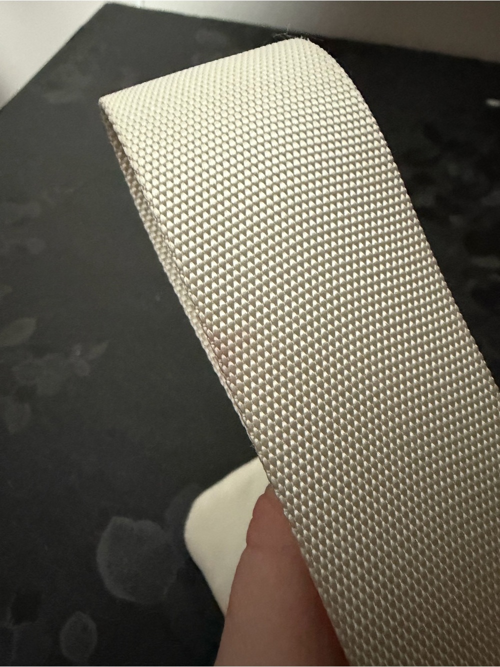 LULULEMON | DUAL WRISTLET WALLET IRIDESCENT & BONE - Picture 7 of 8